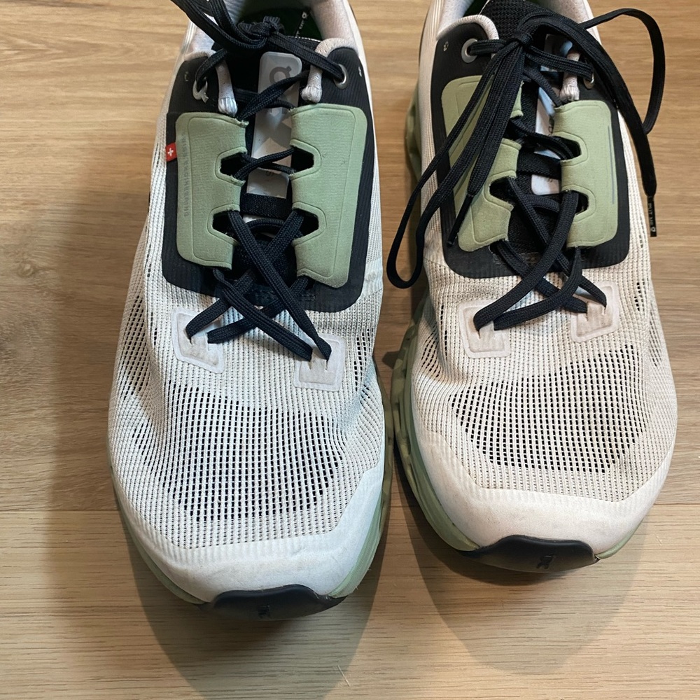 On Cloudstratus On Running Size 10 White And Green - image 3